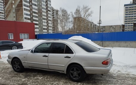 Mercedes-Benz E-Класс, 1996 год, 650 000 рублей, 6 фотография