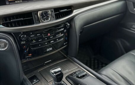 Lexus LX III, 2017 год, 8 850 000 рублей, 16 фотография