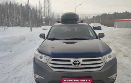 Toyota Highlander III, 2011 год, 1 850 000 рублей, 2 фотография