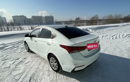 Hyundai Solaris II рестайлинг, 2017 год, 1 100 000 рублей, 2 фотография
