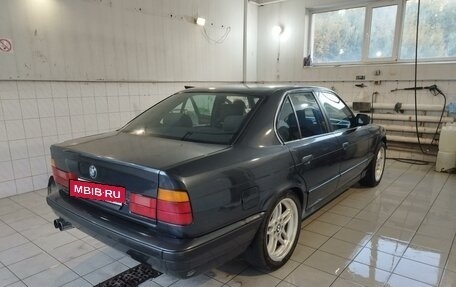 BMW 5 серия, 1989 год, 700 000 рублей, 2 фотография