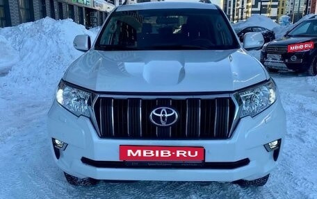 Toyota Land Cruiser Prado 150 рестайлинг 2, 2017 год, 3 590 000 рублей, 8 фотография