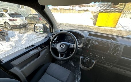 Volkswagen Transporter T6 рестайлинг, 2016 год, 1 490 000 рублей, 11 фотография