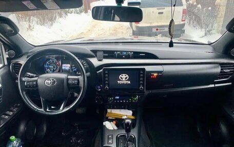 Toyota Hilux VIII, 2021 год, 5 650 000 рублей, 6 фотография