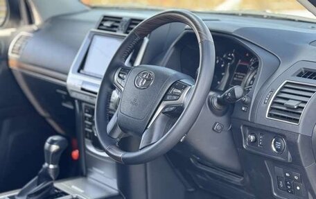 Toyota Land Cruiser Prado 150 рестайлинг 2, 2021 год, 3 240 000 рублей, 11 фотография