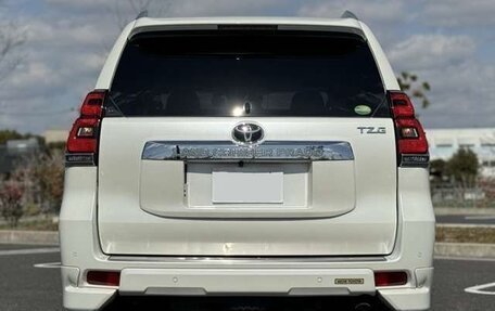 Toyota Land Cruiser Prado 150 рестайлинг 2, 2021 год, 3 240 000 рублей, 7 фотография