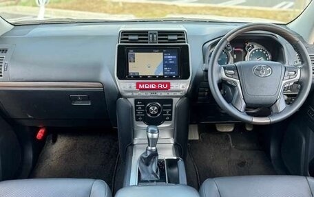 Toyota Land Cruiser Prado 150 рестайлинг 2, 2021 год, 3 240 000 рублей, 9 фотография