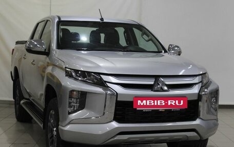 Mitsubishi L200 IV рестайлинг, 2020 год, 3 565 000 рублей, 3 фотография