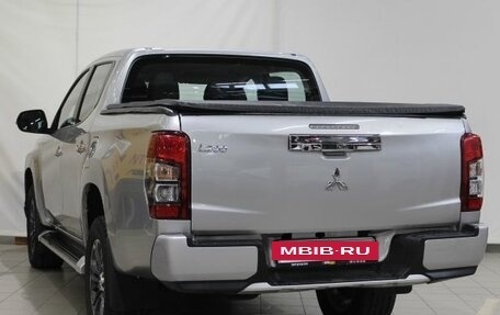 Mitsubishi L200 IV рестайлинг, 2020 год, 3 565 000 рублей, 7 фотография