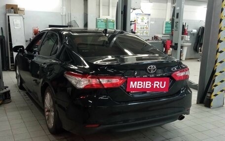 Toyota Camry, 2018 год, 2 499 000 рублей, 4 фотография