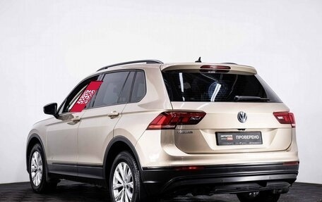 Volkswagen Tiguan II, 2019 год, 2 265 000 рублей, 4 фотография