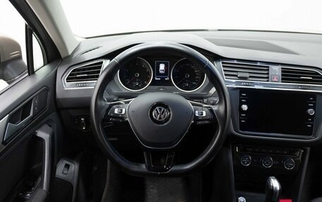 Volkswagen Tiguan II, 2019 год, 2 265 000 рублей, 17 фотография