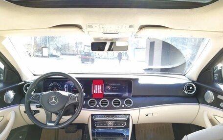 Mercedes-Benz E-Класс, 2018 год, 3 000 000 рублей, 12 фотография