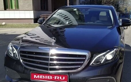 Mercedes-Benz E-Класс, 2018 год, 3 000 000 рублей, 13 фотография