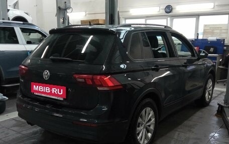 Volkswagen Tiguan II, 2018 год, 2 122 000 рублей, 3 фотография