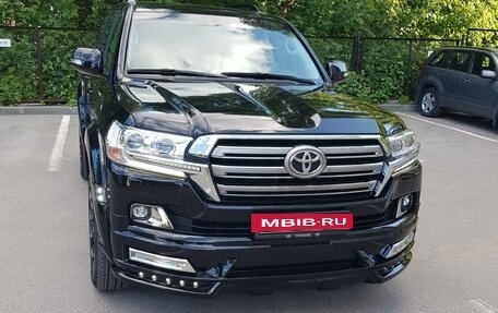 Toyota Land Cruiser 200, 2017 год, 7 200 000 рублей, 28 фотография