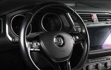 Volkswagen Tiguan II, 2019 год, 2 999 000 рублей, 15 фотография