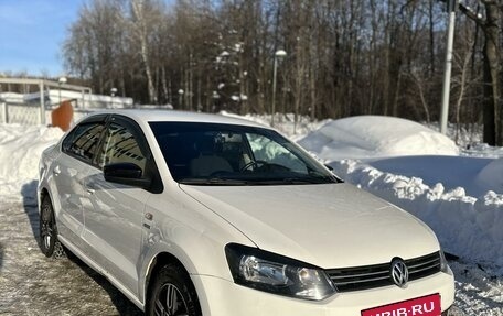 Volkswagen Polo VI (EU Market), 2013 год, 1 000 000 рублей, 2 фотография