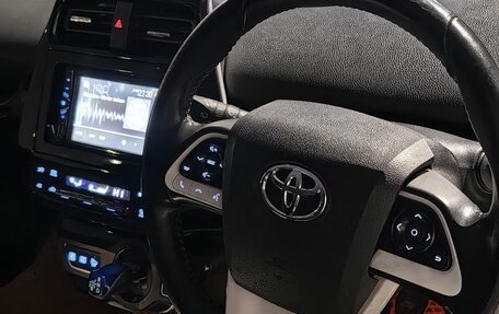 Toyota Prius IV XW50, 2016 год, 1 630 000 рублей, 9 фотография