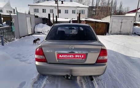 Mazda 323, 2003 год, 330 000 рублей, 2 фотография