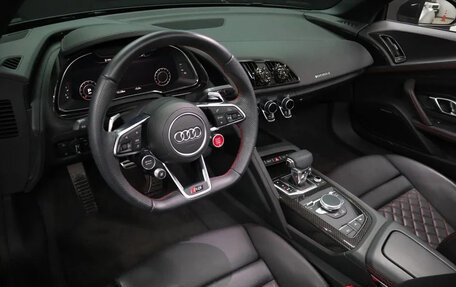 Audi R8, 2021 год, 15 900 000 рублей, 8 фотография