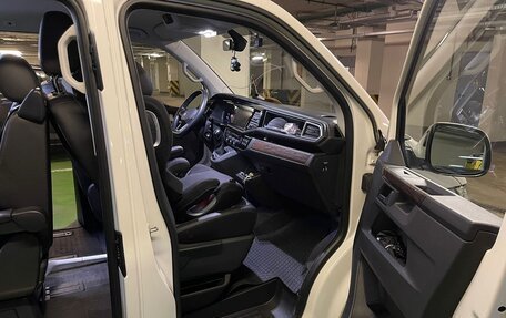 Volkswagen Multivan T6 рестайлинг, 2021 год, 7 500 000 рублей, 11 фотография
