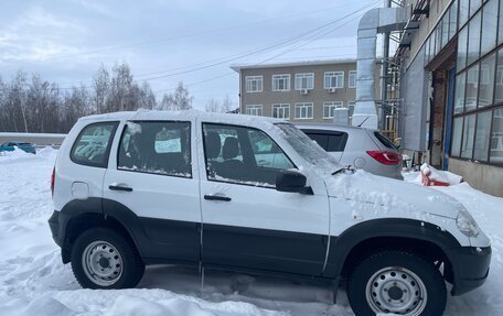 Chevrolet Niva I рестайлинг, 2018 год, 799 000 рублей, 4 фотография