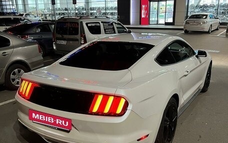 Ford Mustang VI рестайлинг, 2017 год, 2 500 000 рублей, 2 фотография
