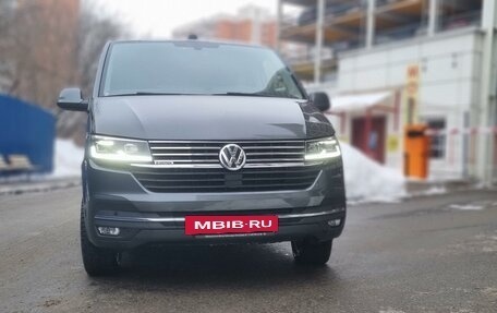 Volkswagen Multivan T6 рестайлинг, 2020 год, 6 900 000 рублей, 8 фотография