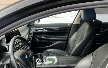 BMW 7 серия, 2018 год, 3 210 000 рублей, 2 фотография