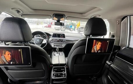 BMW 7 серия, 2018 год, 3 210 000 рублей, 19 фотография
