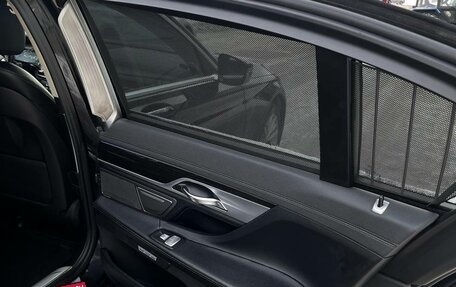 BMW 7 серия, 2018 год, 3 210 000 рублей, 20 фотография