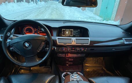 BMW 7 серия, 2005 год, 800 000 рублей, 16 фотография