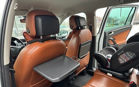 Volkswagen Tiguan II, 2018 год, 2 900 000 рублей, 9 фотография