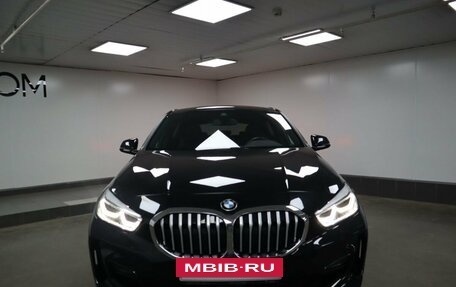 BMW 1 серия, 2019 год, 2 735 000 рублей, 3 фотография
