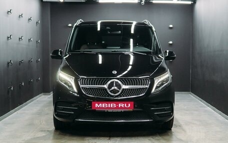 Mercedes-Benz V-Класс, 2019 год, 7 550 000 рублей, 2 фотография