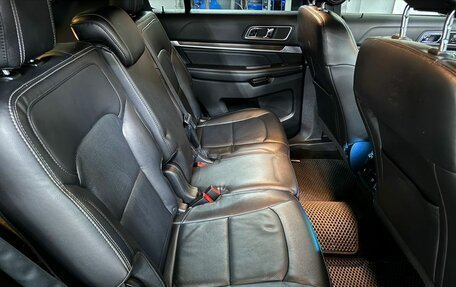 Ford Explorer VI, 2017 год, 2 960 000 рублей, 13 фотография