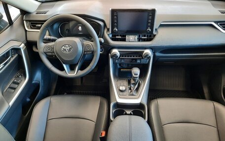 Toyota RAV4, 2021 год, 4 200 000 рублей, 11 фотография