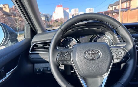 Toyota Camry, 2019 год, 2 380 000 рублей, 21 фотография