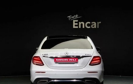 Mercedes-Benz E-Класс, 2020 год, 4 100 000 рублей, 4 фотография