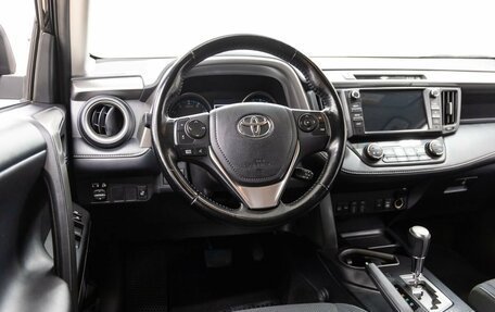 Toyota RAV4, 2018 год, 2 998 000 рублей, 19 фотография