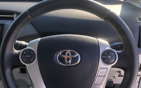 Toyota Prius, 2012 год, 1 600 000 рублей, 7 фотография
