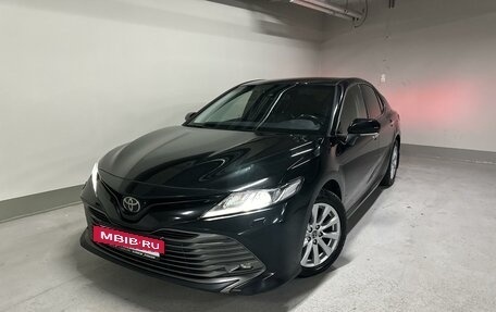 Toyota Camry, 2018 год, 2 460 000 рублей, 2 фотография