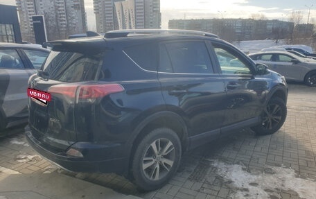 Toyota RAV4, 2017 год, 2 399 000 рублей, 3 фотография