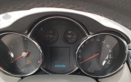 Chevrolet Cruze II, 2010 год, 640 000 рублей, 4 фотография