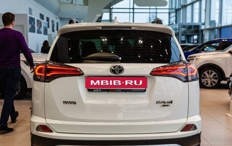Toyota RAV4, 2015 год, 2 199 789 рублей, 16 фотография