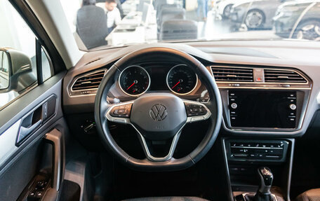 Volkswagen Tiguan II, 2021 год, 3 107 444 рублей, 17 фотография