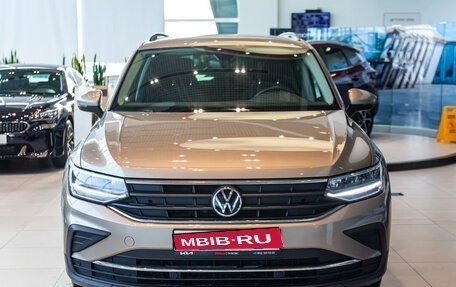 Volkswagen Tiguan II, 2021 год, 3 107 444 рублей, 14 фотография