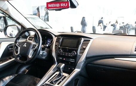 Mitsubishi Pajero Sport III рестайлинг, 2019 год, 3 799 444 рублей, 3 фотография