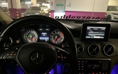 Mercedes-Benz GLA, 2015 год, 2 600 000 рублей, 16 фотография